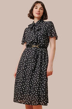 【ストレッチシフォン】モノトーンラージドット ドラマチックワンピース