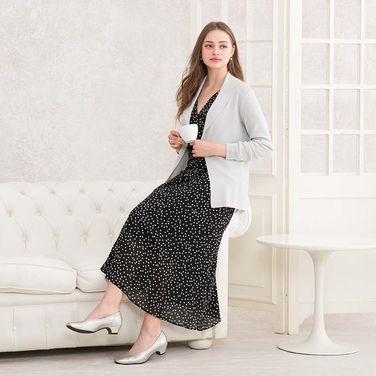 ロングドレスと合わせて<br>エフォートレスな装いに