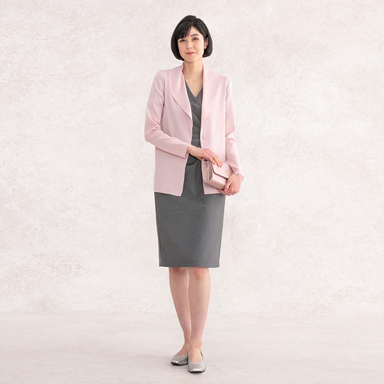 淡いピンクを添えて<br>フェミニンテイストに