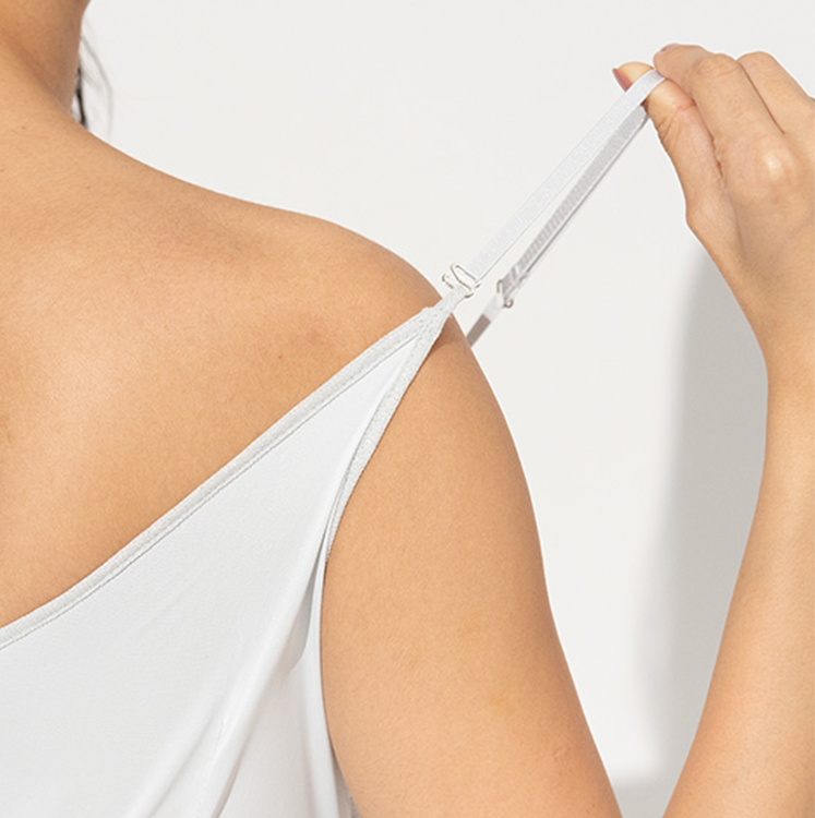 ストラップもストレッチで<br> 肩こり知らず