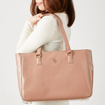 ピンクベージュヴィーガンエナメル エアリートート