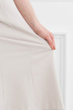 【通年素材】スマートストレッチネイビードット×グレージュ ショルダーヴィーナスワンピース