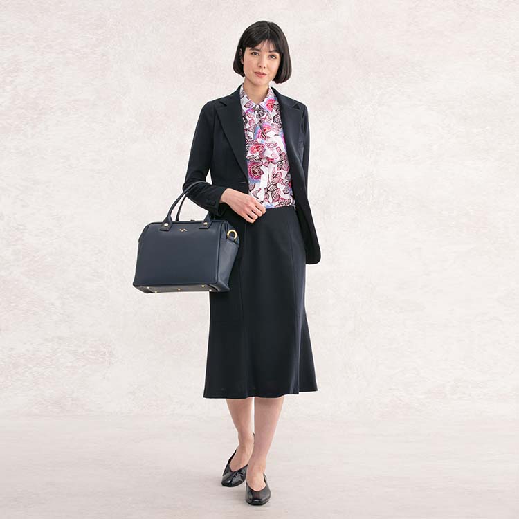華やか牡丹を覗かせて<br>女性らしさを演出