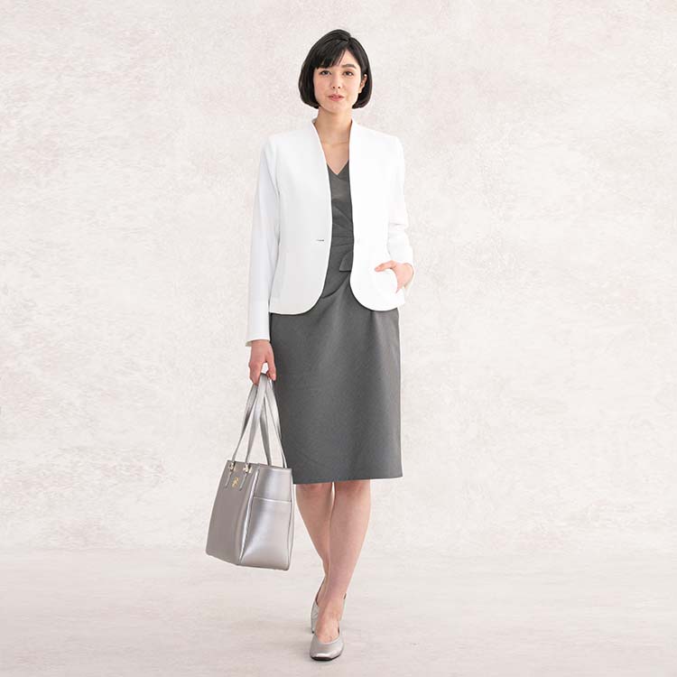 凛とした美しい白を<br>気負いなく纏って