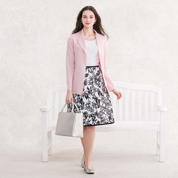 優しいピンクで<br>大人ラブリーな印象に