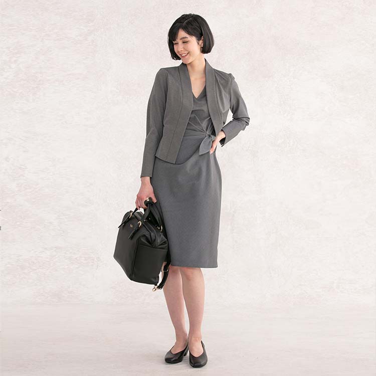 グレー×ブラックで<br>上品グラデーション