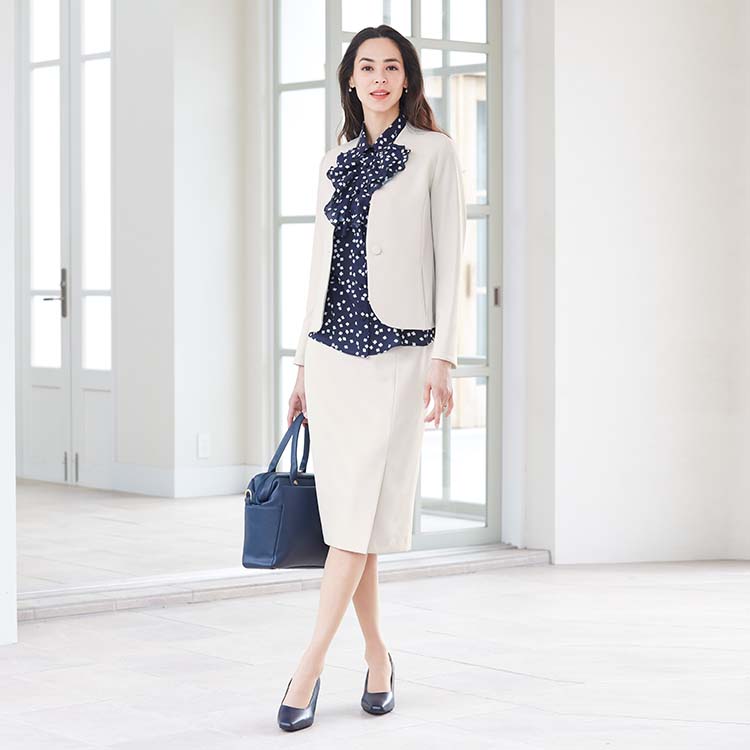 知的さと大人の品格を<br>兼備したスーツスタイル
