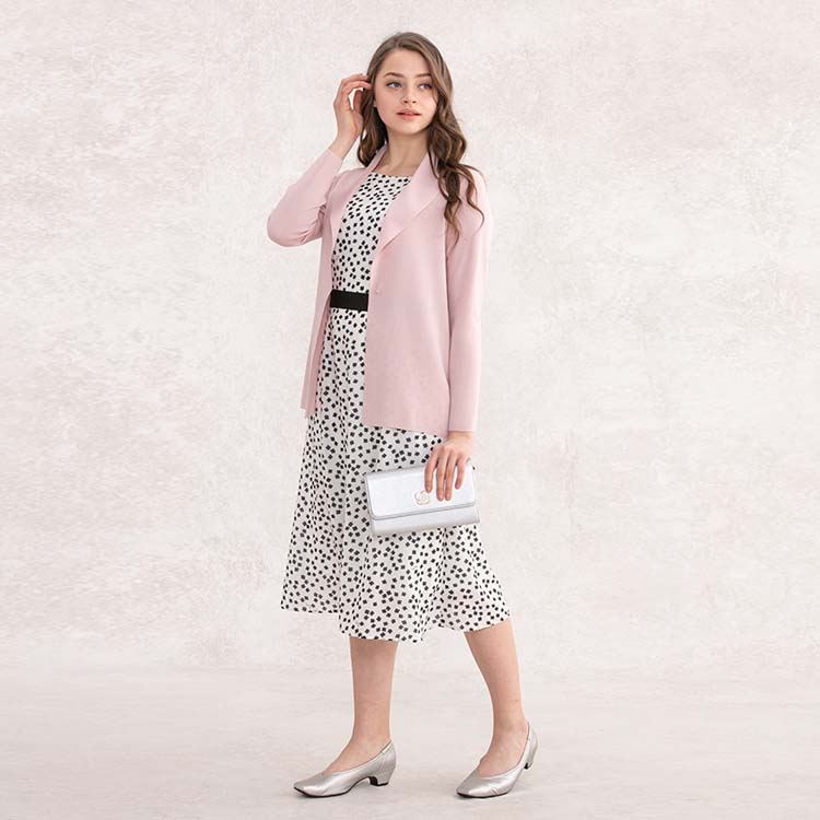 ピンクを取り入れて<br>さりげないあざとさを