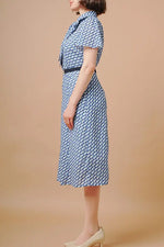 【ストレッチシフォン】クリスタル ボウタイ付きシャツワンピース