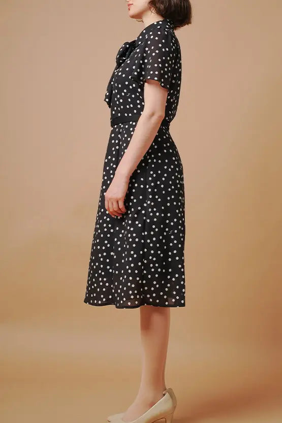 【ストレッチシフォン】モノトーンラージドット ドラマチックワンピース