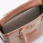 ピンクベージュヴィーガンエナメル エアリートート