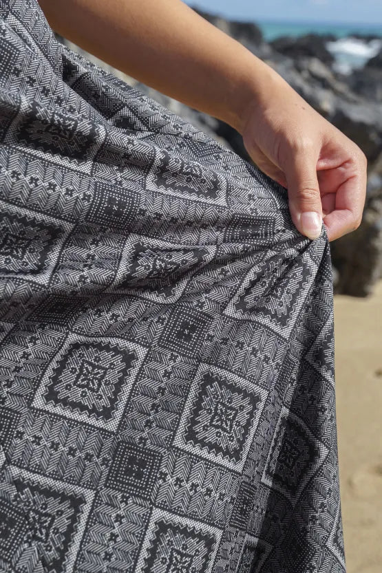 【大島紬意匠 ストレッチジャージー】ロングマリリンワンピース