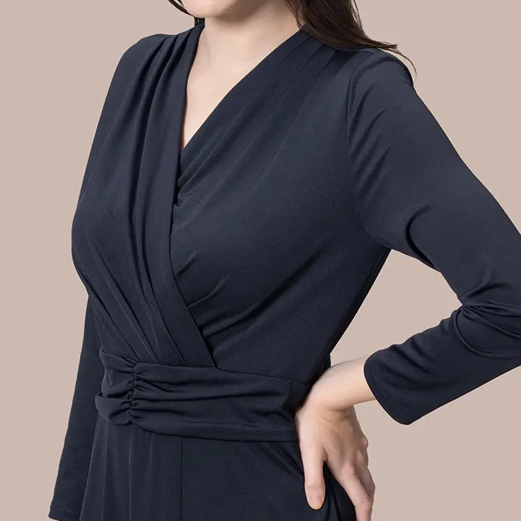 柔らかく構築する、女神のシルエット