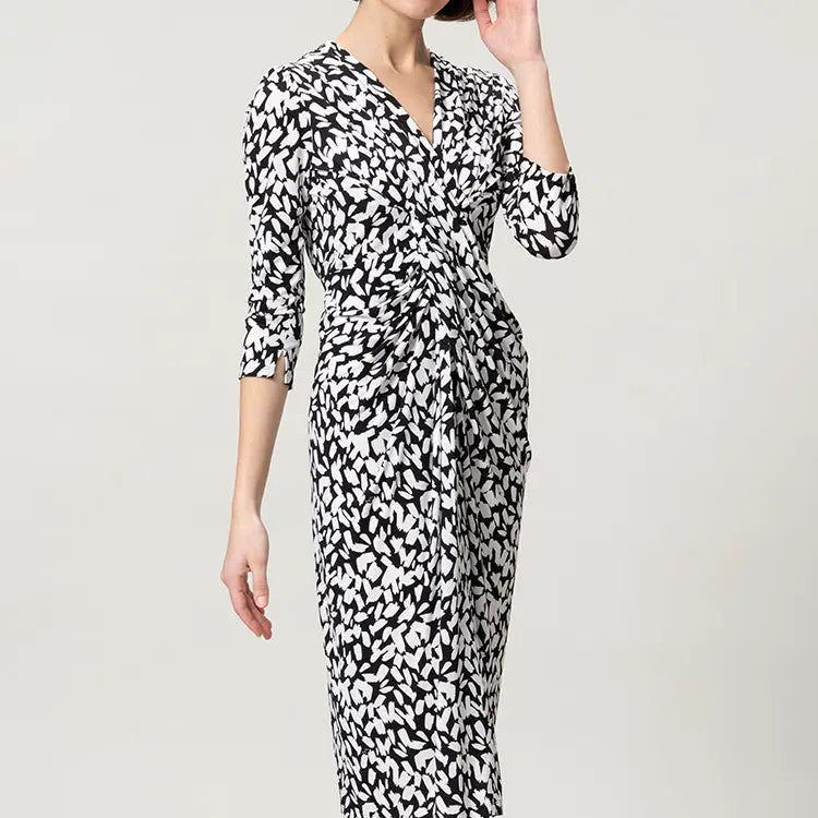 高めのウエスト位置で、スタイルアップ