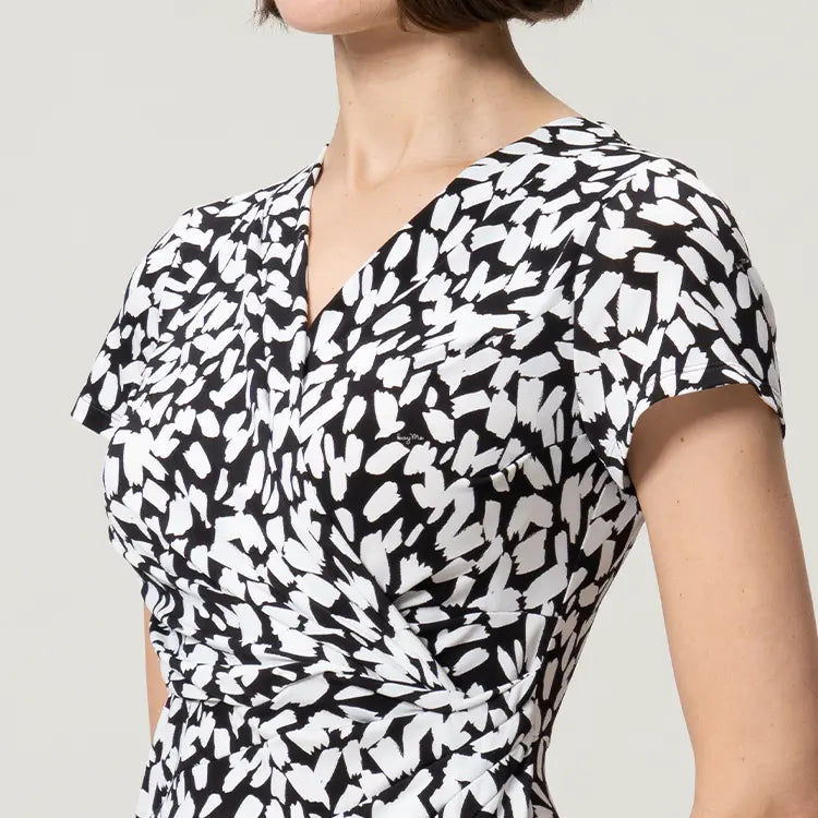 デコルテを美しく、そして小顔に