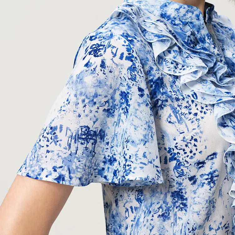 二の腕を細く見せる袖シルエット