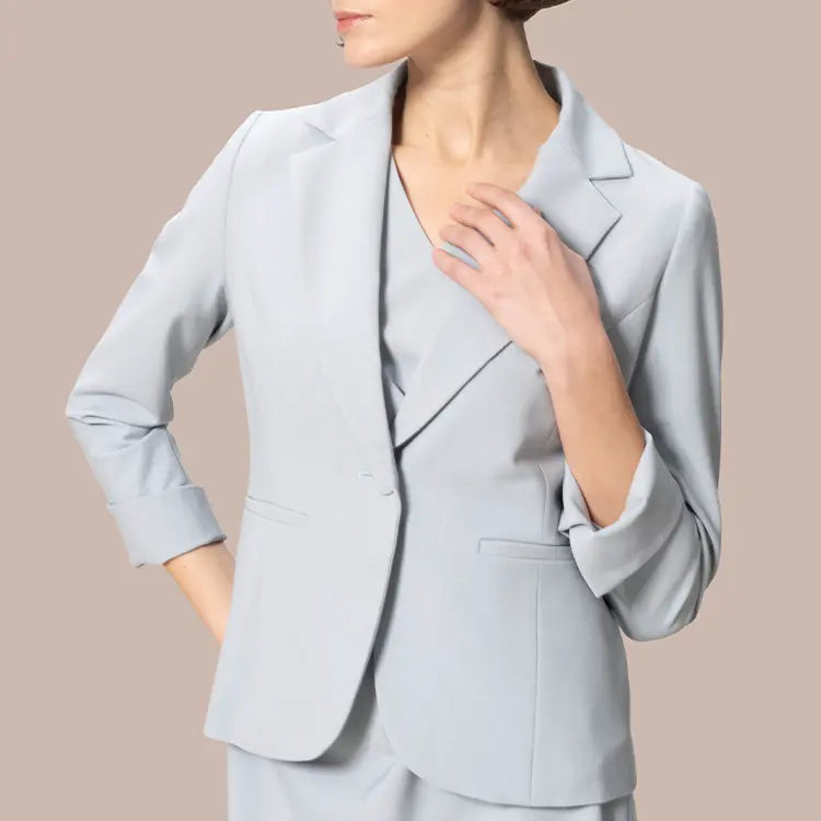 動いても、美しさが崩れないボタン位置