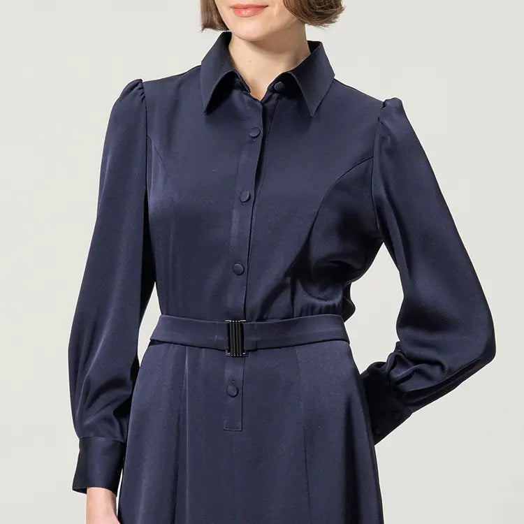 肩回り・袖回りの工夫で小顔効果