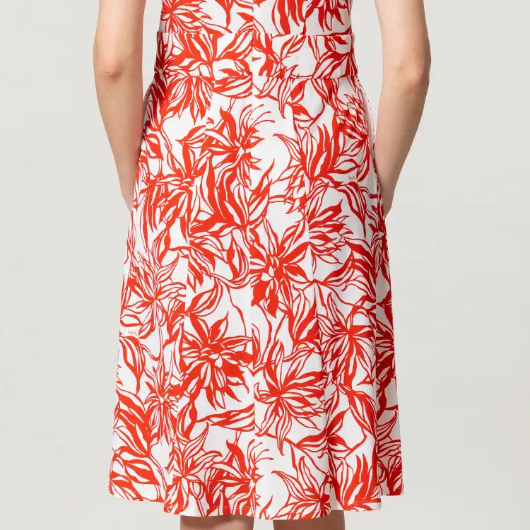 8-Panel Construction for a Naturally Slimming Silhouette