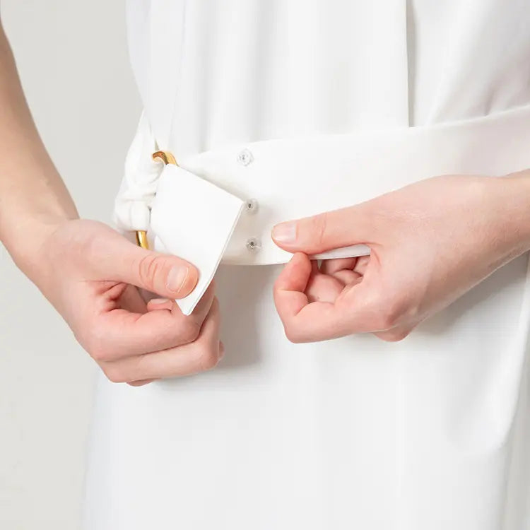 調整可能ベルトで自在にスタイルアップ