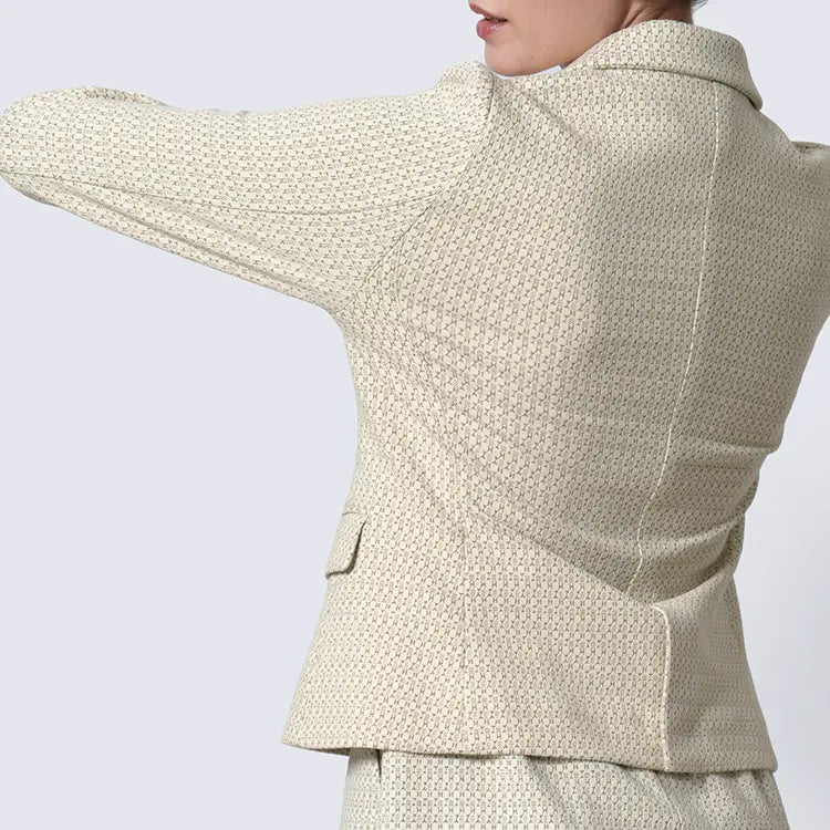 New design! Stays beautiful regardless of movement
