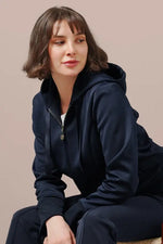 【宇宙素材】ファーストクラスパーカー