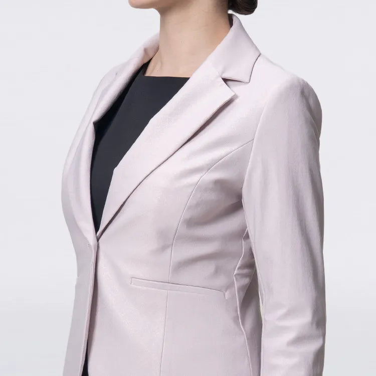 Balancing face-slimming effect with sophisticated elegance