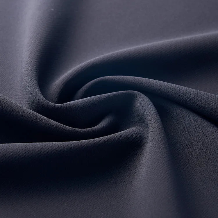 真夏でも揺るがない「品格」。アクティブクール