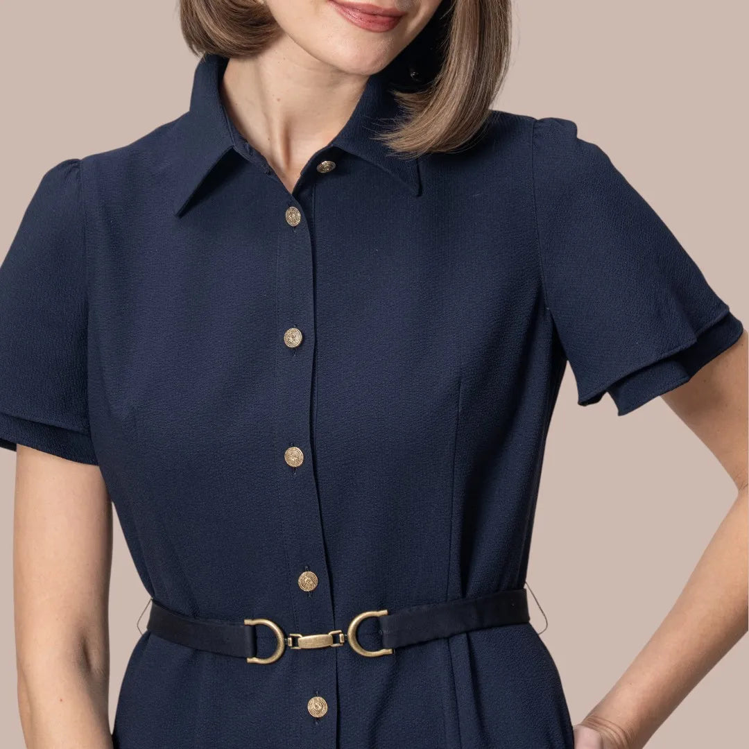 きちんと感と華やかさを両立したシャツワンピ