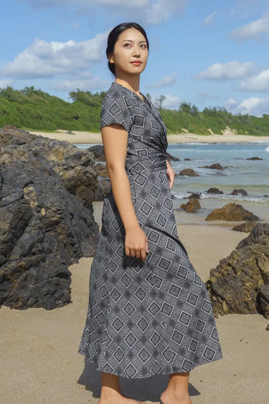 【大島紬意匠 ストレッチジャージー】ロングマリリンワンピース