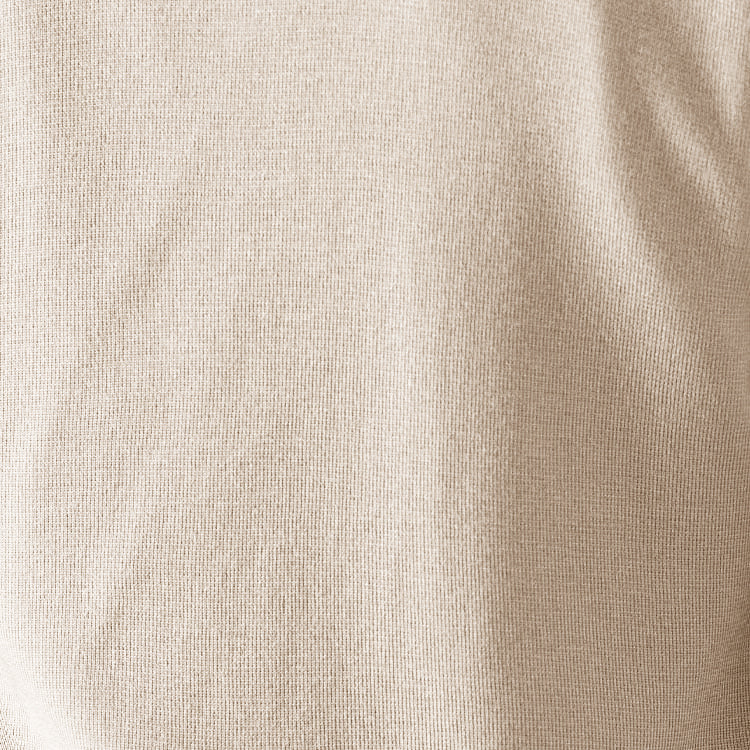 軽くさらりとしていながら<br>シルエットをキープ