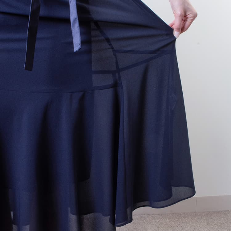 上質なストレッチシフォン素材