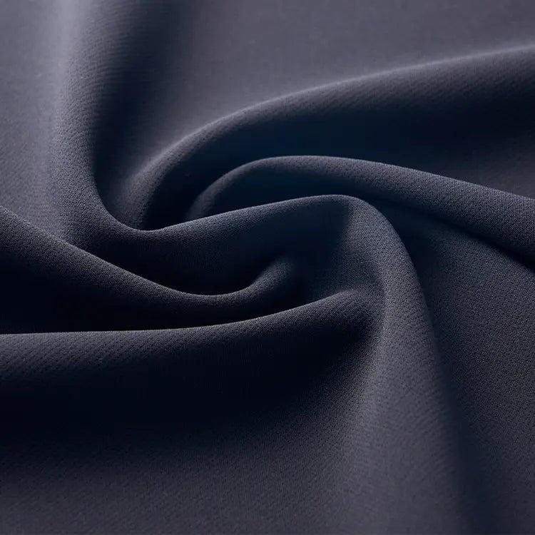 真夏でも揺るがない「品格」。アクティブクール