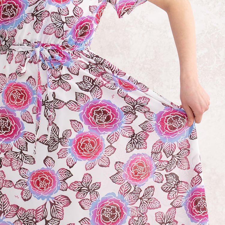 上質な<br>ストレッチシフォン素材