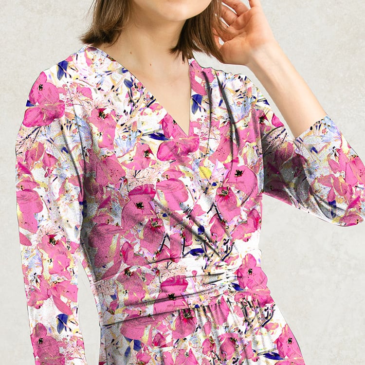 女性らしさで魅了する<br> カシュクール
