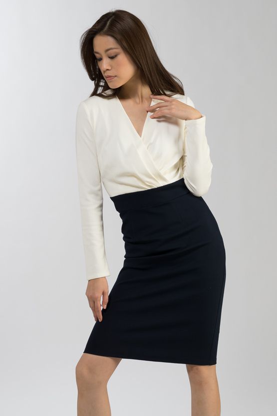White and Navy Knit Switching Dress