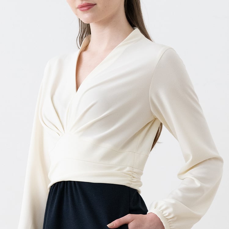 女性らしさもある<br>上品で華やかなトップス部分