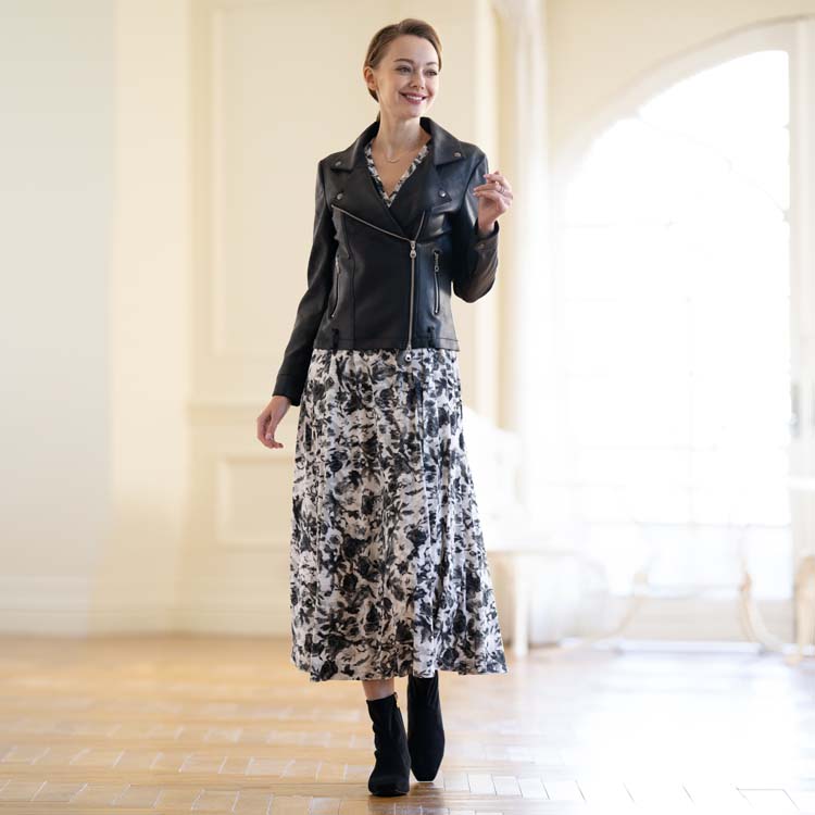 Ladylike monochrome outfit