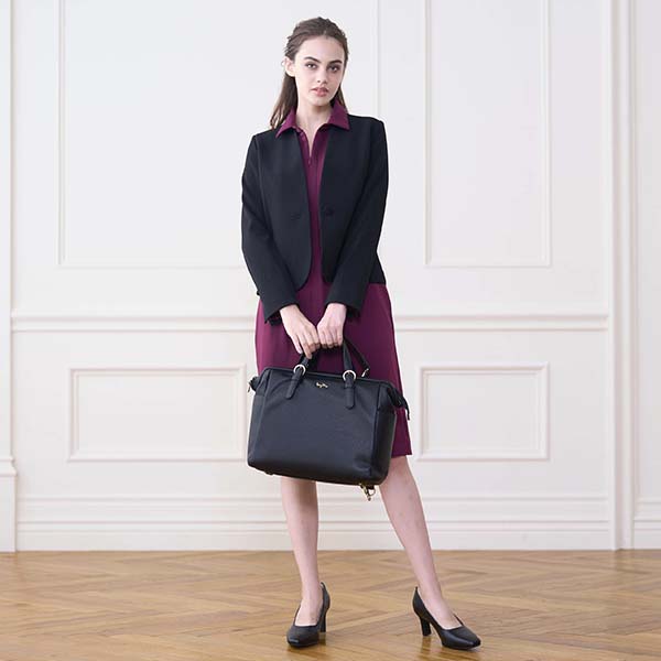 ノーカラーだから<br>シャツワンピースも映える