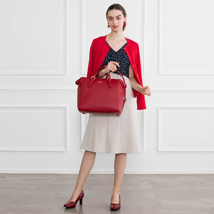 ガーリーなドットを引き立てて