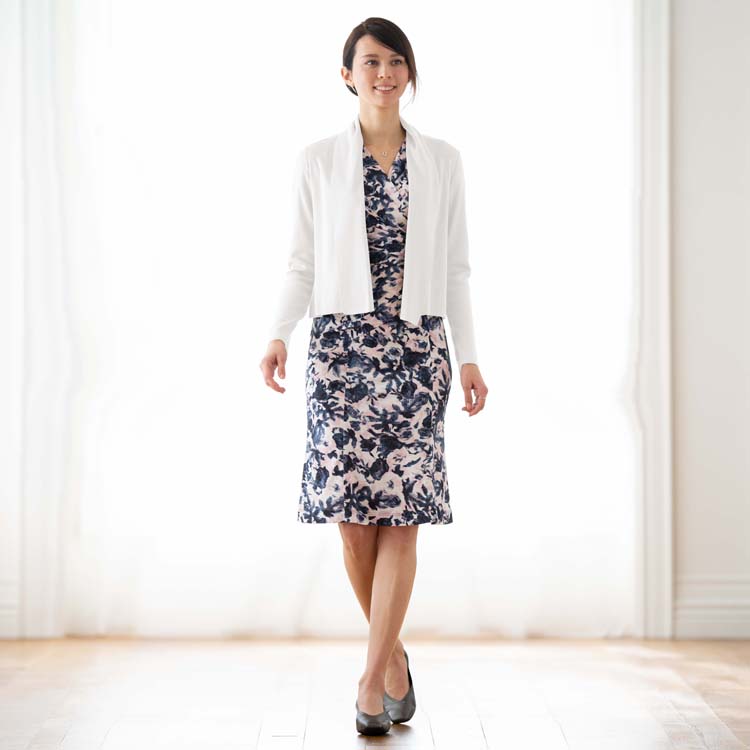 甘さを抑えた<br>絶妙カラーワンピース