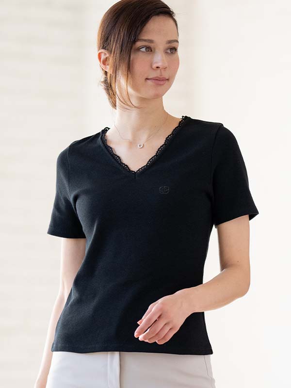ブラック レース付VネックTシャツ
