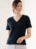 ブラック レース付VネックTシャツ