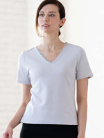 ライトグレー レース付VネックTシャツ