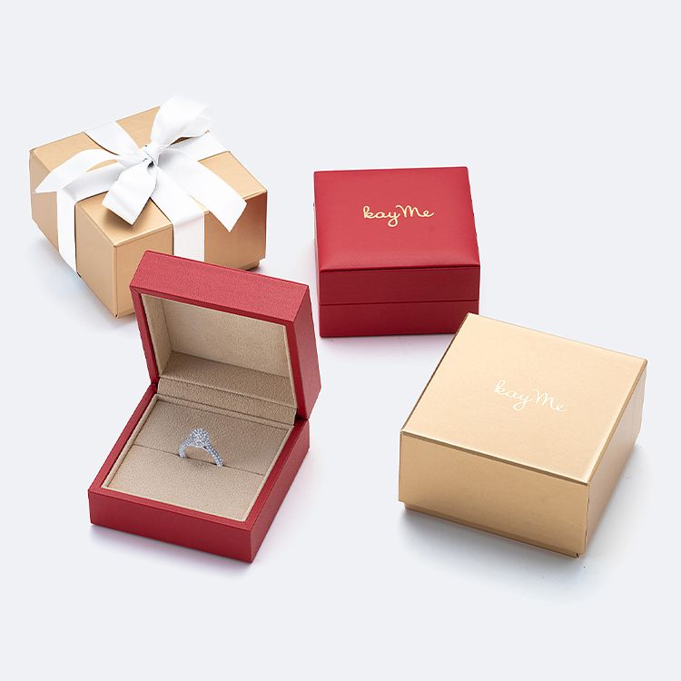 Laurel Ring Gold