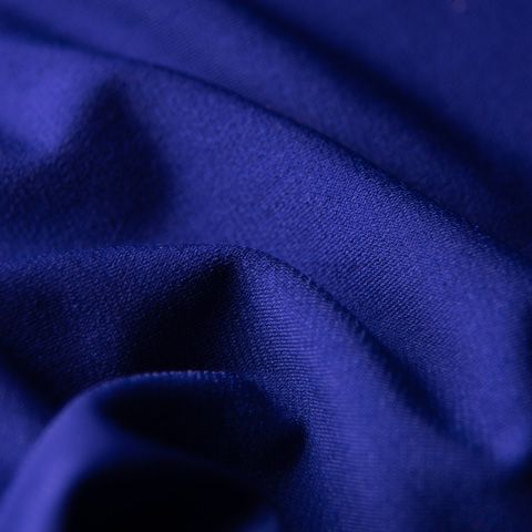 ドレープが映える<br>しなやか素材