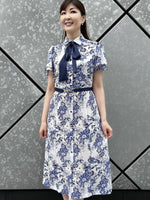 【ストレッチシフォン】藍ほたる ボウタイ付きシャツワンピース