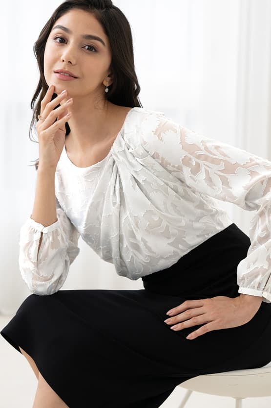 White x Black Décolleté Tuck Dress