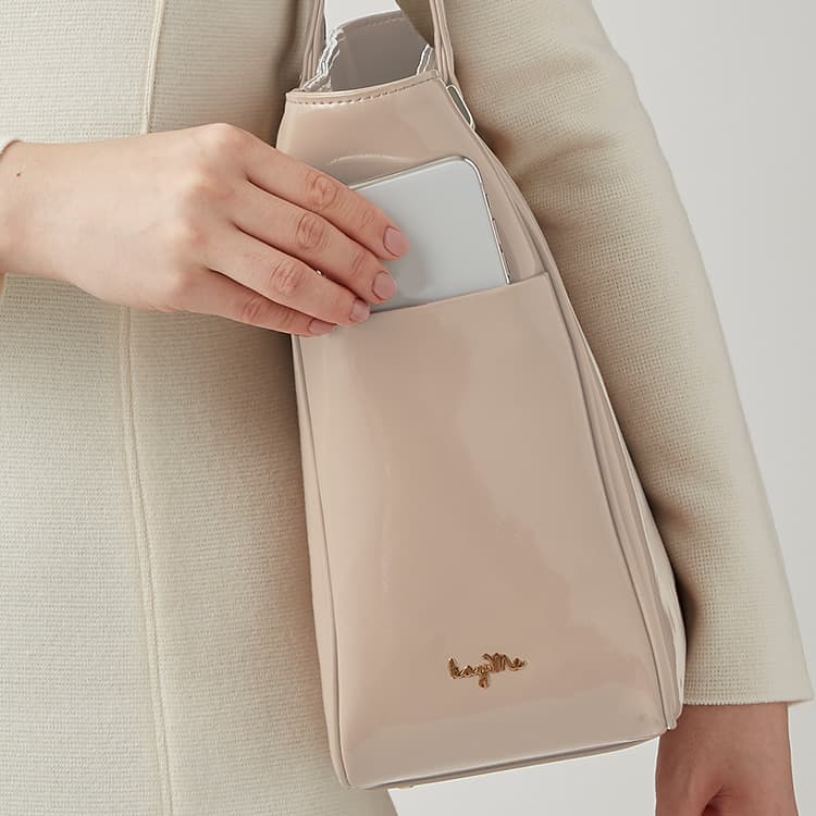 便利なサイドポケット