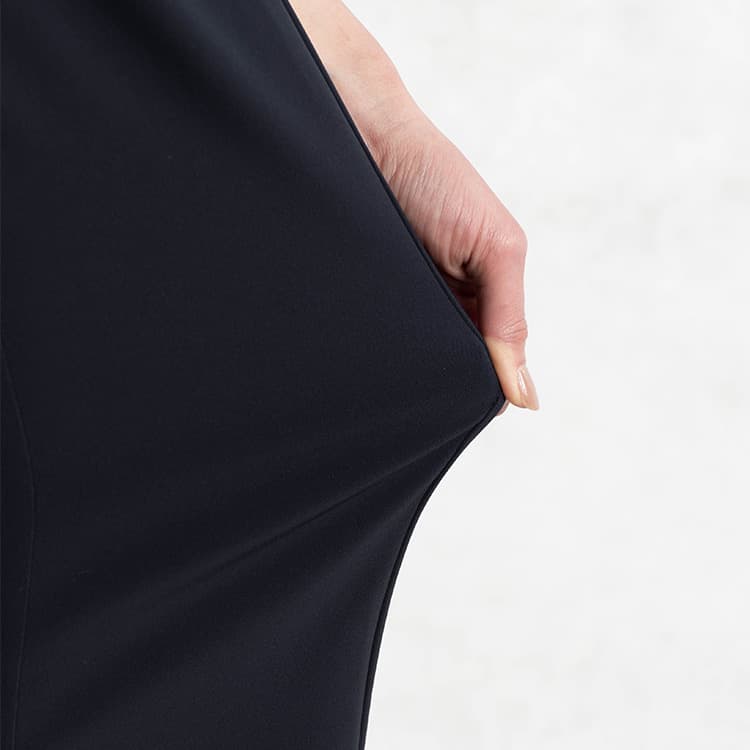 ストレッチしてラク。なのに体型をしっかり補正